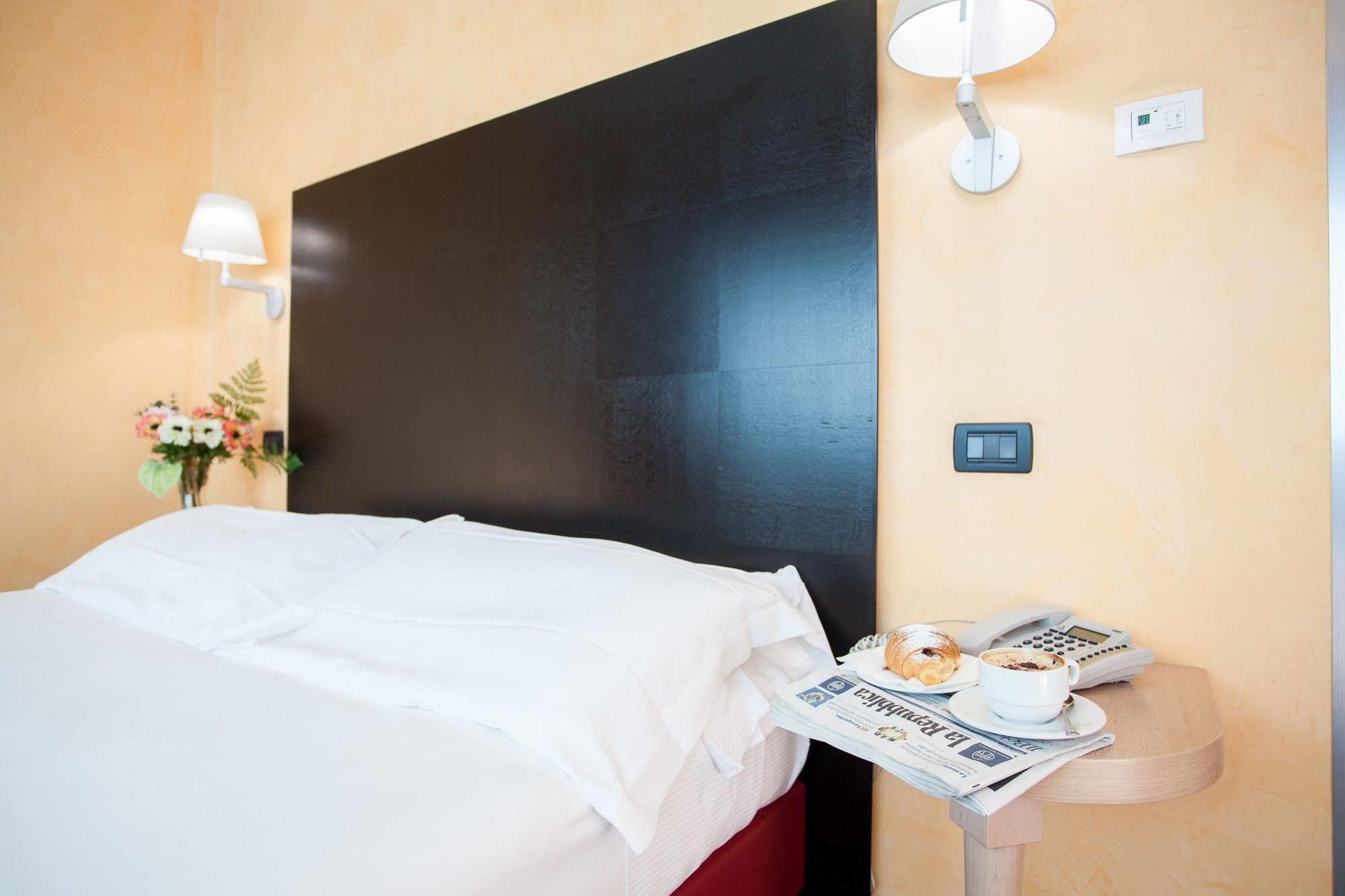 Hotel Majorana Rende Eksteriør billede