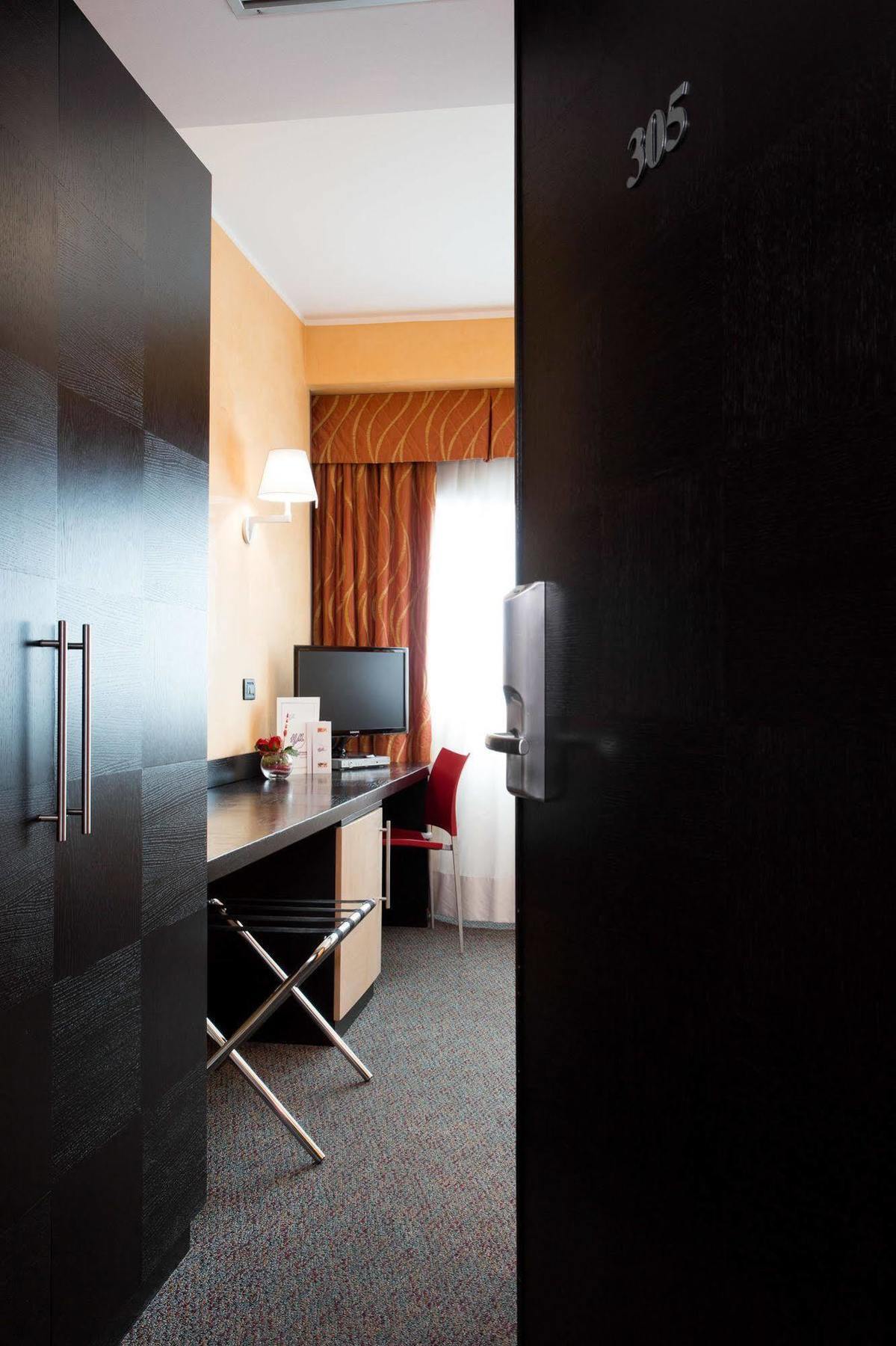 Hotel Majorana Rende Eksteriør billede